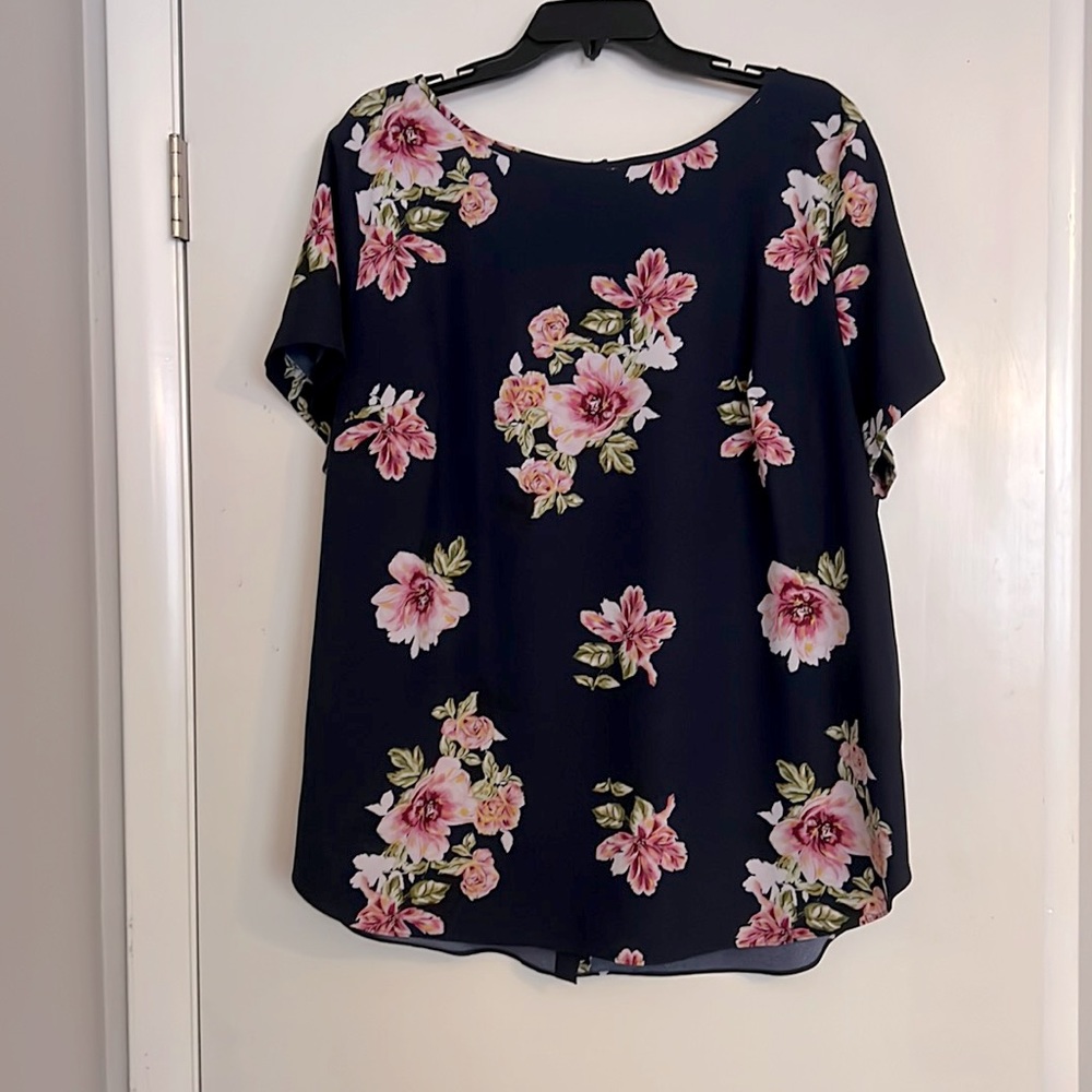 Ava & Viv Floral Blouse - 1X